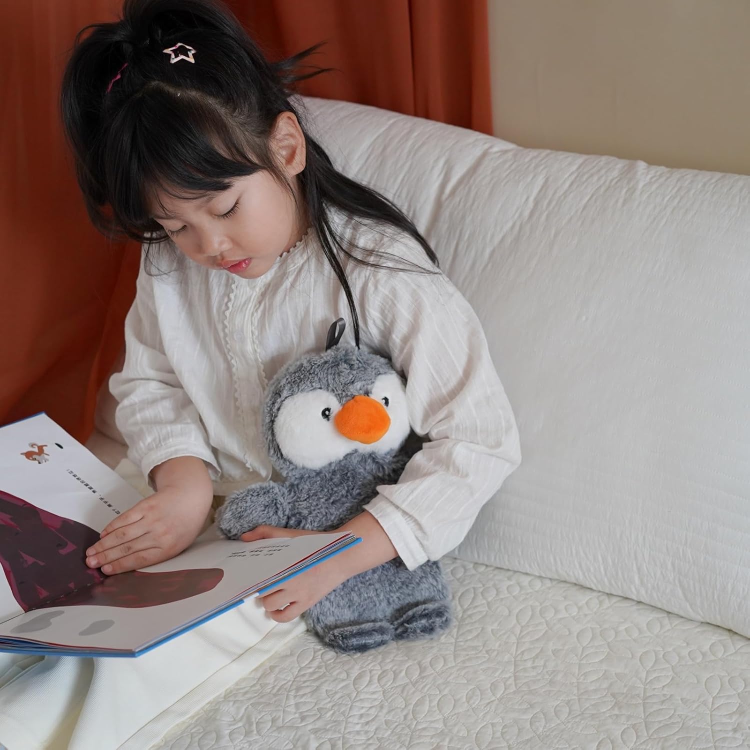 Bouillote Peluche Chauffante, Bouillotte Eau Chaude pour Enfant et Adulte, Cute Bouillotte Peluche avec Couvercle Souple 500ml, Cadeaux pour et Hiver, Mère, Fille, Petite Amie(Pingouin)